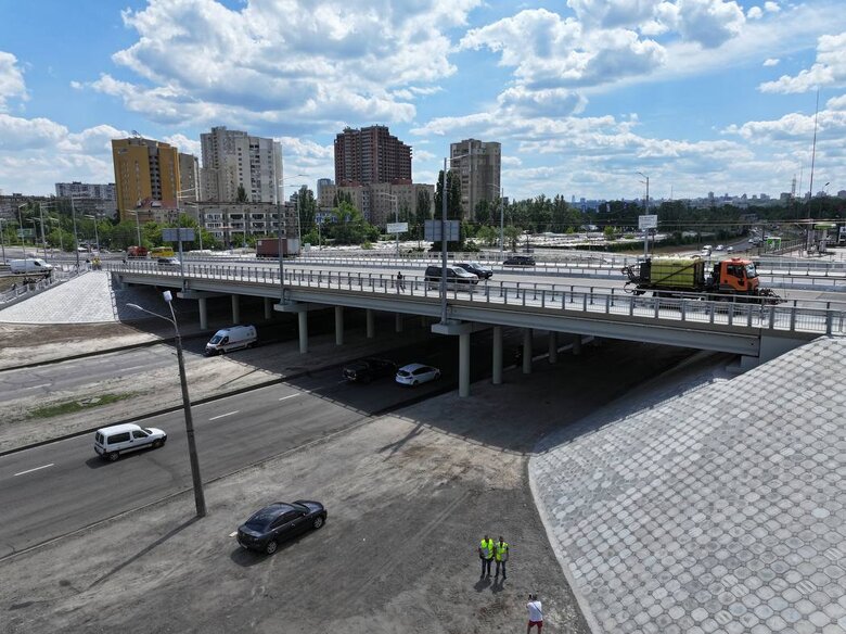 Уперше за 40 років: У Києві вперше завершили капремонт шляхопроводу на Оболоні