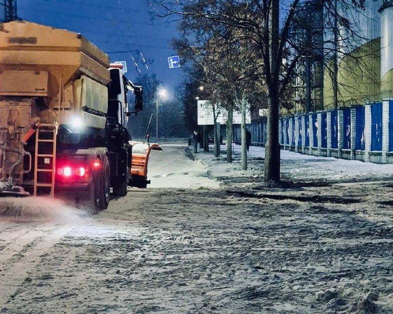 After Russia’s strike, hundreds of tonnes of sand were dumped on spilled oil in Dnipro
