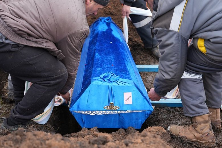 На Харківщині поховали ветерана Григорія Шикулу та трьох його дітей