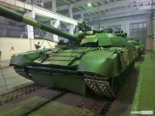 Київський бронетанковий завод передав ЗСУ пять модернізованих танків Т-72 02
