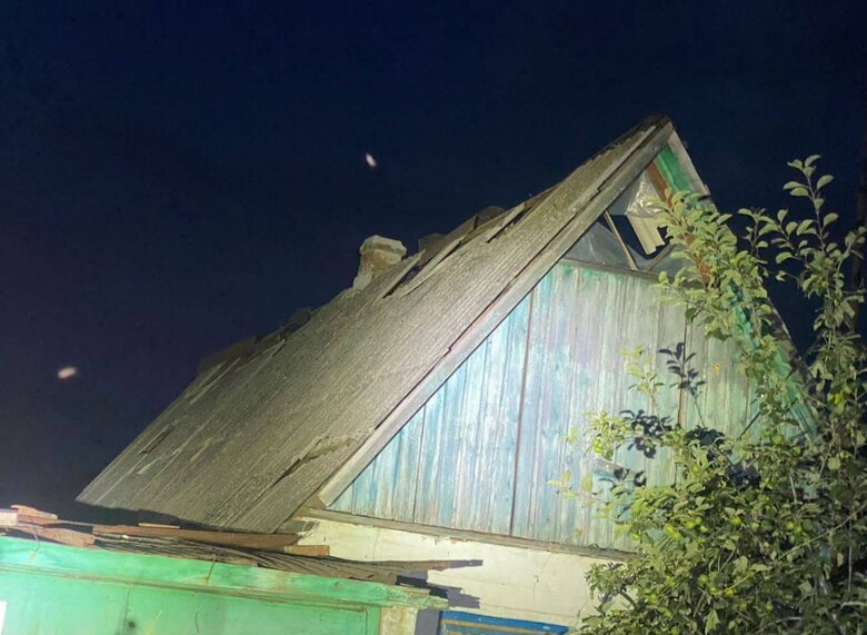 Окупанти пізно ввечері обстріляли Марганець та Нікополь, одна особа зазнала поранення, - ОВА 03