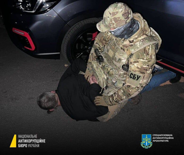 НАБУ затримало на хабарі мера Сум Олександра Лисенка 01