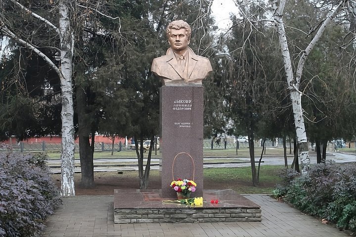 З Краматорська евакуюють пам’ятники Шевченку та Бикову