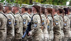 До Кабміну подали петицію про мобілізацію жінок без дітей
