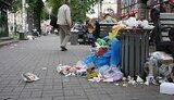 Коммунальщики прекратили убирать Крещатик. Центр Киева превращается в огромную свалку. ФОТОрепортаж.