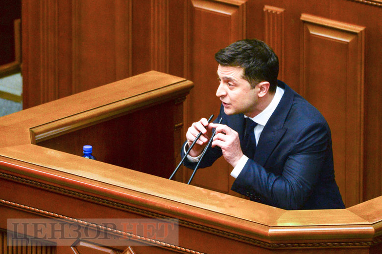 Послання Зеленського, пильний погляд та сміх Разумкова, плакати ЄС і невтішне пророцтво Бурміча: робота Ради 1 грудня 35