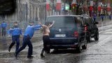 Напівголі активістки Femen прорвалися до кортежу Трампа в Парижі. ВІДЕО+ФОТОрепортаж