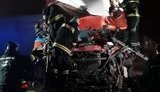 Грузовик врезался в кафе на Хмельнитчине: три человека погибли, двое травмированы. ФОТО