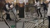 Хасиди зламали огорожу біля могили рабі Нахмана в Умані. ВIДЕО