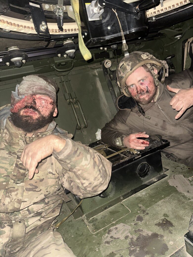 Спецпризначенець ГУР Артем Ракітін (Ракета): Під час операції по вишках Бойка ракета вдарила по човну, потім працював літак 04