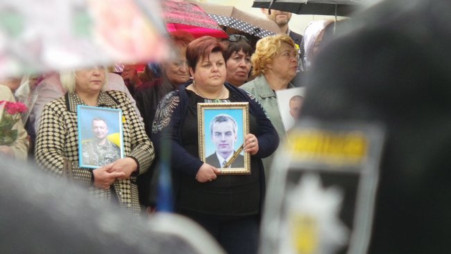 Марш матерів України відбувся у центрі Києва 01