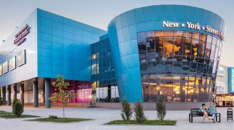 Multiplex показал фото разрушенных войной кинозалов. Фоторепортаж из Мариуполя и других городов 01