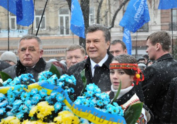 Виктор Янукович в ходе визита во Львов