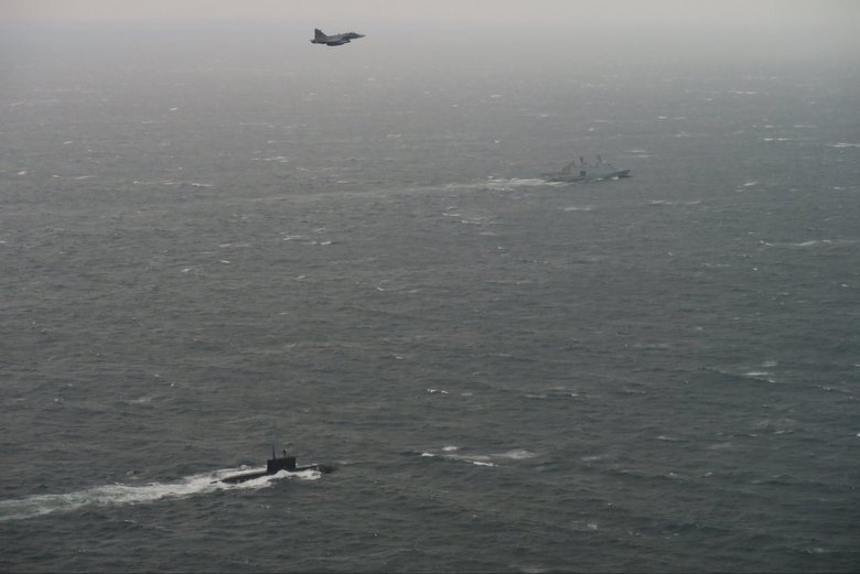 Шведские истребители перехватили российскую подводную лодку