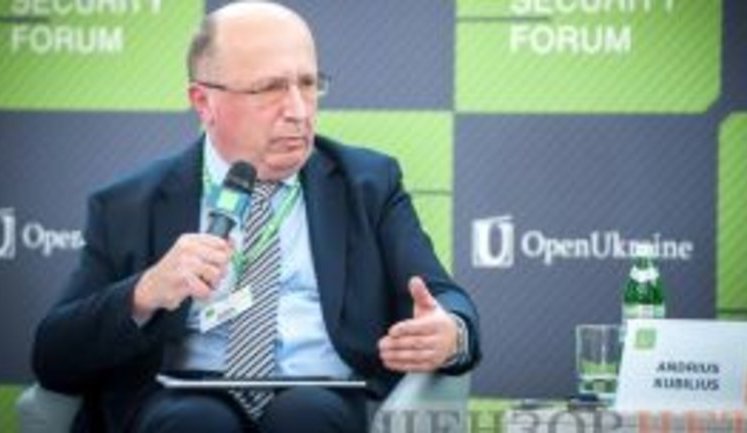 Двукратный премьер-министр Литвы Андрюс Кубилюс: "Я в странах Скандинавии говорю: помните, как в 90-е годы вы помогали нам? За уши тащили! И где вы сейчас в Украине?"