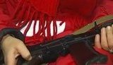 и женщина автомат