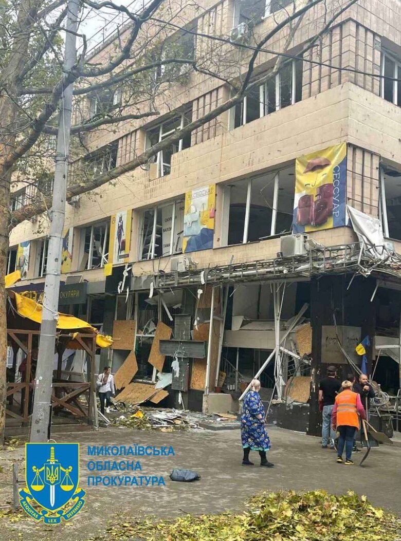 Наслідки нічних обстрілів Миколаєва російськими окупантами: Постраждалих немає 01