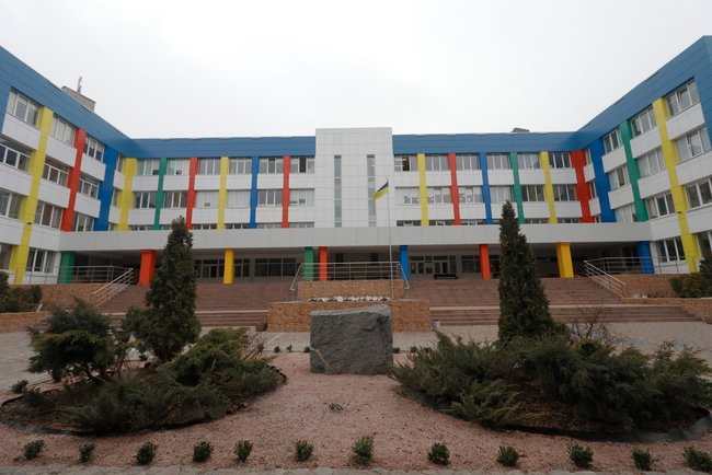 У Дніпрі проводять реновацію будівель закладів освіти та впроваджують програму Безпечна школа 05 У Дніпрі проводять реновацію будівель закладів освіти та впроваджують програму Безпечна школа 05