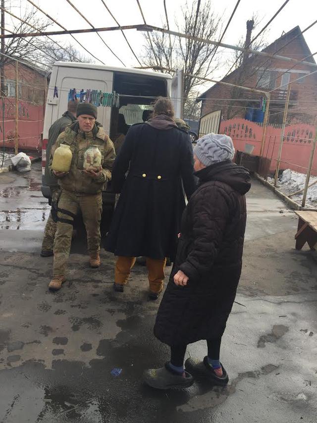 Життя під російськими Градами. Як ЗСУ допомагають жителям Опитного і Водяного 14