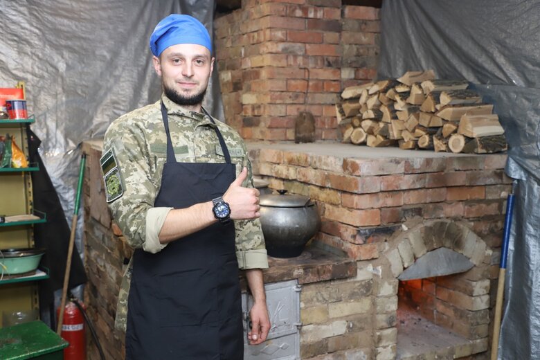 Захисники України побудували в бліндажі піч 06