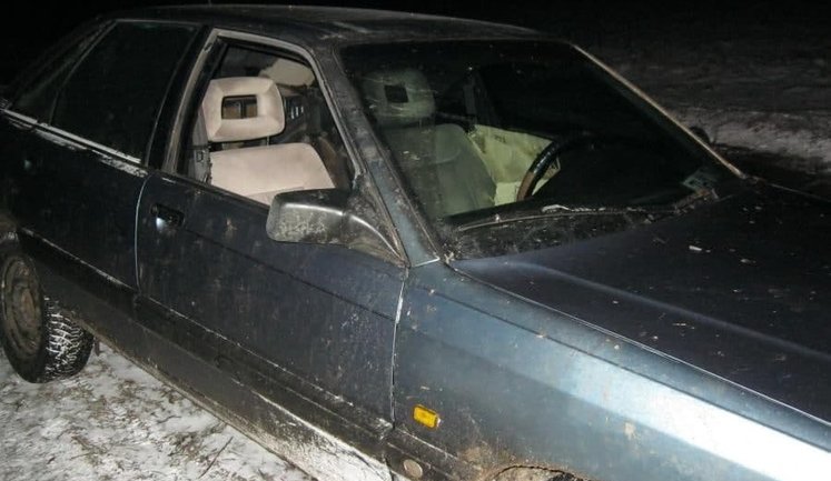 Білоруські прикордонники стверджують, що вночі обстріляли авто, яке проривалося в Україну. Держприкордонслужбі про це нічого не повідомляли. ФОТОрепортаж