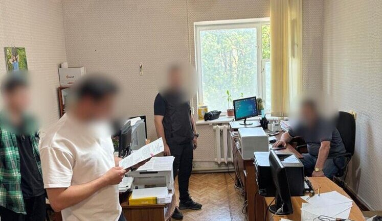 Привласнили майже 4 млн грн під час закупівлі укриттів: на Одещині викрили учасників злочинної групи. ФОТОрепортаж
