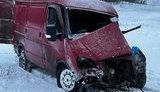Поїзд протаранив мікроавтобус на залізничному переїзді у Харківській області, водій авто загинув, - Нацполіція. ФОТОрепортаж