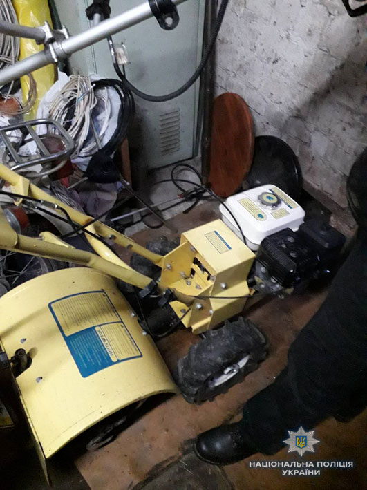 Поліція Чернігівщини затримала частину великої злодійської групи, яка грабувала елітні маєтки в кількох областях 04