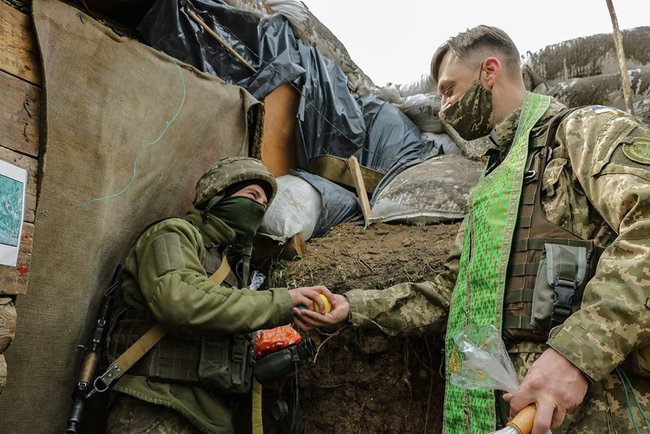 Празднование Пасхи военнослужащими в зоне проведения ООС 01