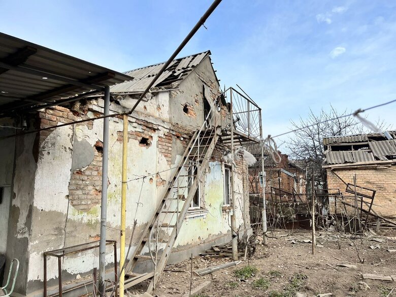 Russians shelled Nikopol with artillery: Two men were wounded 07