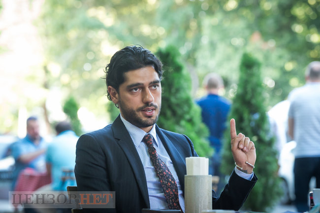 Гео Лерос: Зеленський сказав Арахамії, що якщо мене сьогодні не виключать, він завтра розпустить парламент 08 Гео Лерос: Зеленський сказав Арахамії, що якщо мене сьогодні не виключать, він завтра розпустить парламент 08