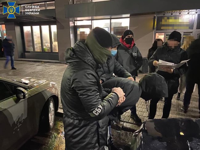 СБУ затримала банду рекетирів, що тероризувала Житомир 05