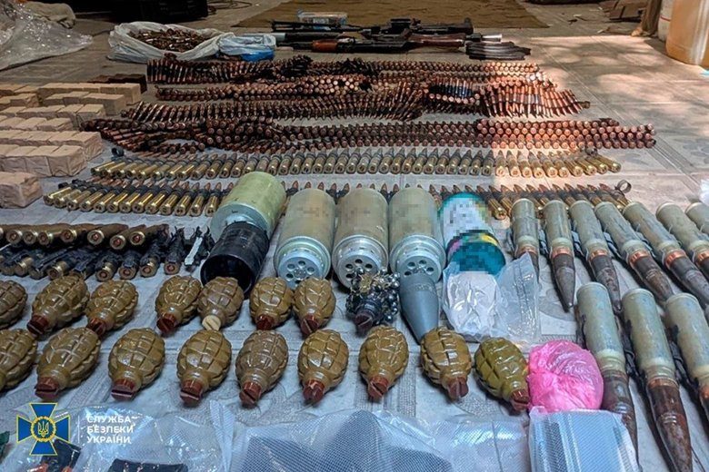 СБУ викрила 7 каналів збуту зброї: вилучено АК-12, дрони та вибухівку