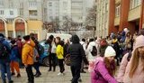 Во Львове "заминировали" все школы: учеников и учителей эвакуируют