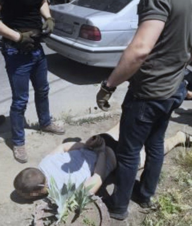 Банду торговців зброєю затримали в Одесі, - СБУ 01