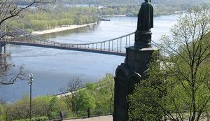 Киевсовет отдал в аренду участок земли в парке Владимирская горка