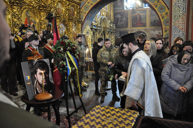 З Героєм України Дмитром Коцюбайлом (Да Вінчі) попрощалися в Києві 09