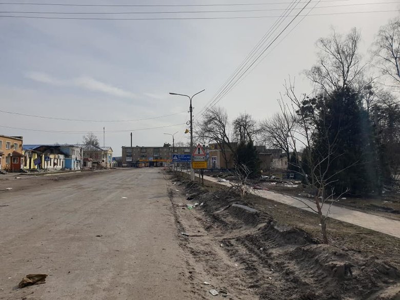 Розграбований російським окупантами Тростянець 02
