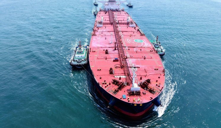 Иран частично открыл Ормузский пролив для судов, перевозящих "товары первой необходимости", - CNN