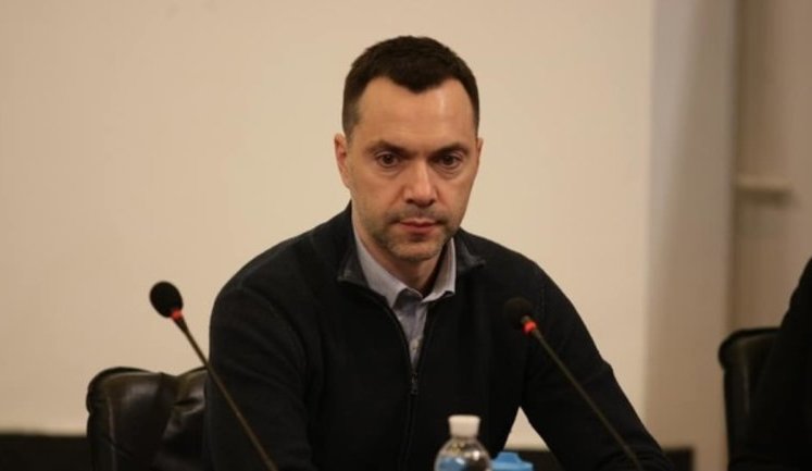 Страшные рассказки российских оккупантов о якобы расстреле украинскими военными "машины медицинской помощи" опровергли местные жители, - Арестович