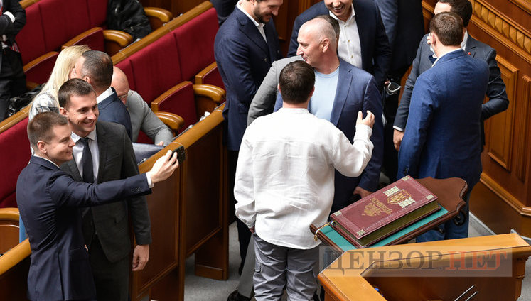 Сьогодні у Верховній Раді вакциновано щонайбільше 50% депутатів, це ганьба, - "слуга народу" Радуцький. ВIДЕО