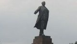 С площади Свободы в Харькове убрали памятник Ленину. ВИДЕО.