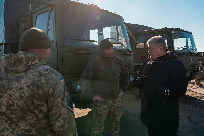 Бригада ППО на Півдні отримала вантажівки DAF і обладнання для мобільного командного пункту 03