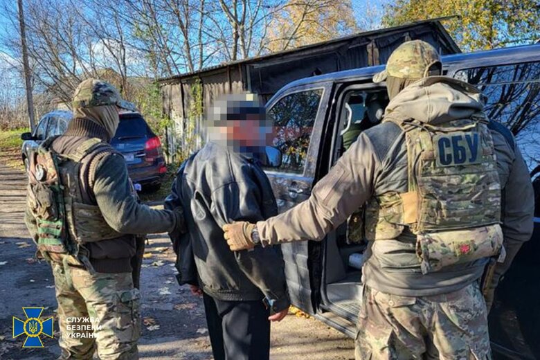 FSS agent who was preparing airstrikes against transport and energy infrastructure facilities in Vinnytsia was detained - SSU 03