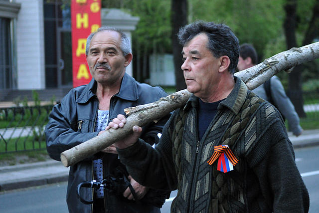 Три роки тому в Донецьку сепаратисти і прихильники русского мира по-звірячому розігнали акцію за єдину Україну 05 Три роки тому в Донецьку сепаратисти і прихильники русского мира по-звірячому розігнали акцію за єдину Україну 05