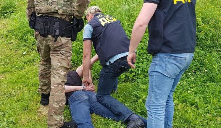 Киллер преступной группировки, подозреваемый в убийстве мужчины, задержан в Яремче, - МВД. ФОТО
