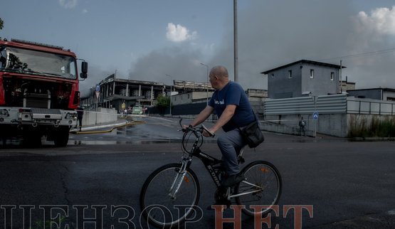 Удар по логістичному центру NOVUS: "Слава Богу, всі спустилися в бомбосховище". ВІДЕО+ФОТОрепортаж