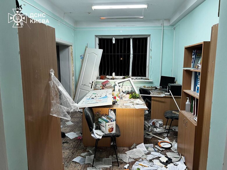 Кабінет у поліклініці, в яку влучив російський дрон