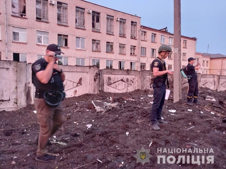 Последствия ночного ракетного удара по гражданским объектам россиянами в Харькове 02