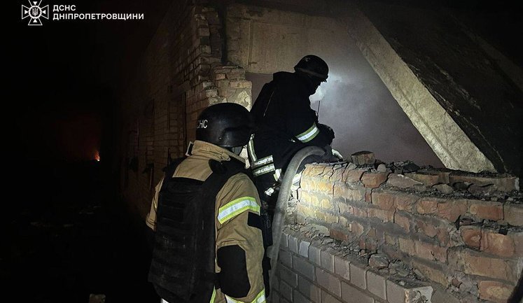 Удар по Днепропетровщине: ранены люди, повреждены дома и инфраструктура. ФОТОрепортаж